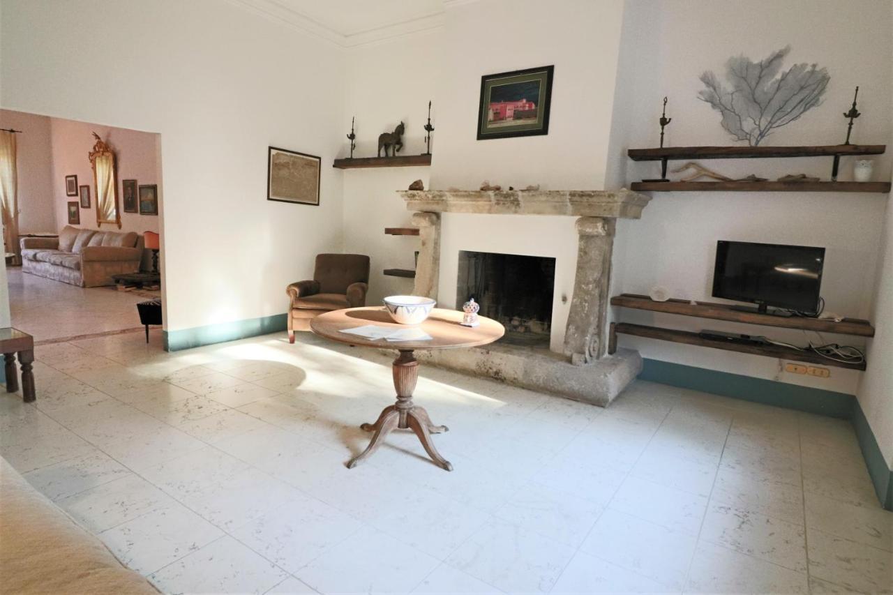 Relais Delle Rose Bed and Breakfast Lecce Buitenkant foto